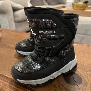 Snow Boots - Black - size 11/28